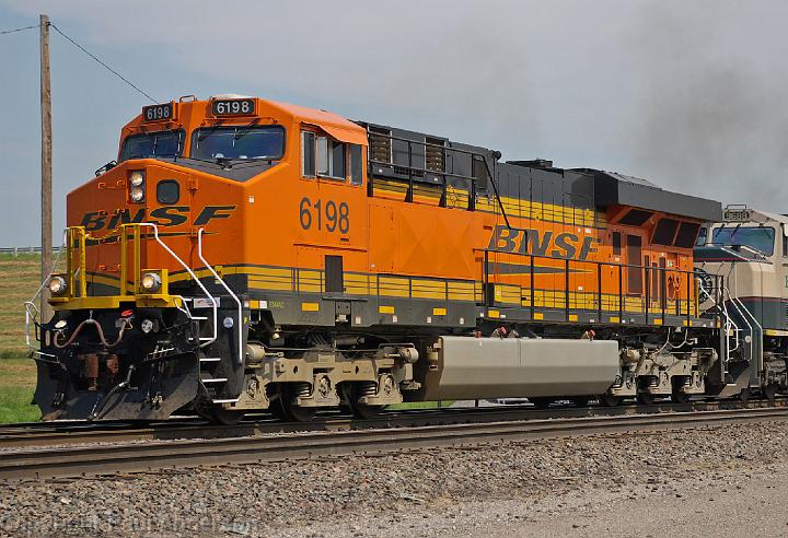 BNSF 6198 - ES44AC.jpg